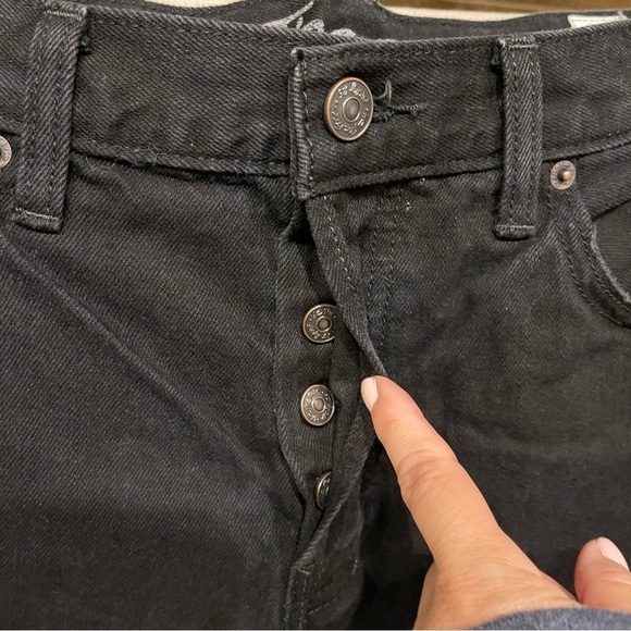 We The Free Black Cut Off Shorts Button Fly Mid rise Sz 31 Inseam 2.5 Distressed - Picture 5 of 8